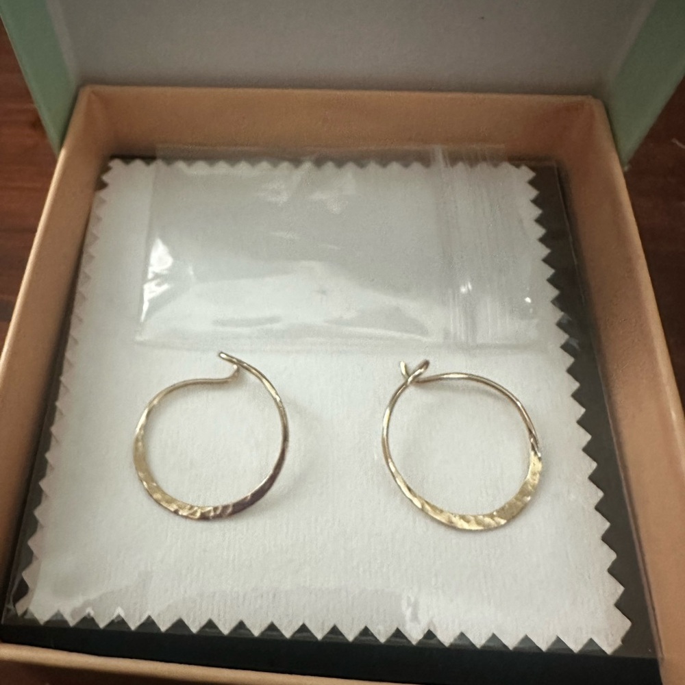 ***SOLD***Elegant Gold Hammered Hoop Earrings 14k yellow gold